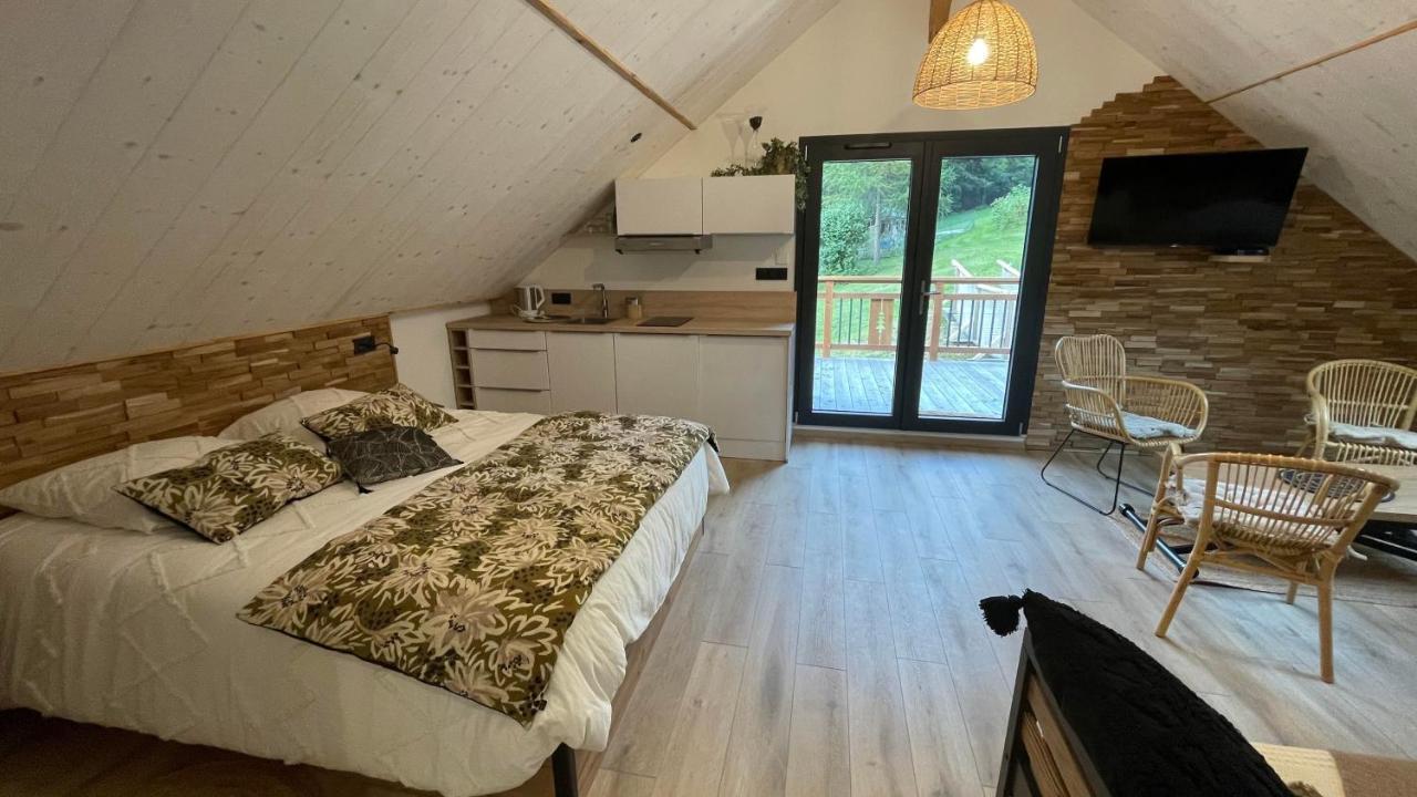 Chambres D'Hotes Les Chambres D'Elsa Albiez-Montrond Exteriér fotografie